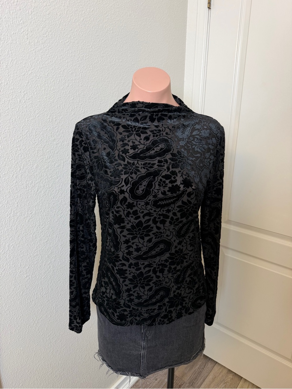 Old Navy Black Velvet Burnout Paisley Long Sleeve Top